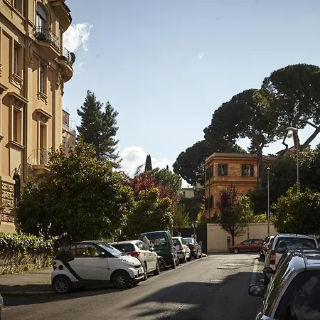 21 Aprile Konukevi Roma